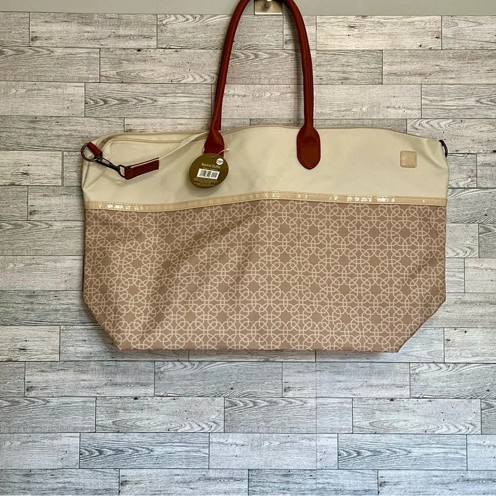 NEUTRAL DUFFLE BAG / Faux Leather Handless / Removable Shoulder Strap‎ (NWT)
